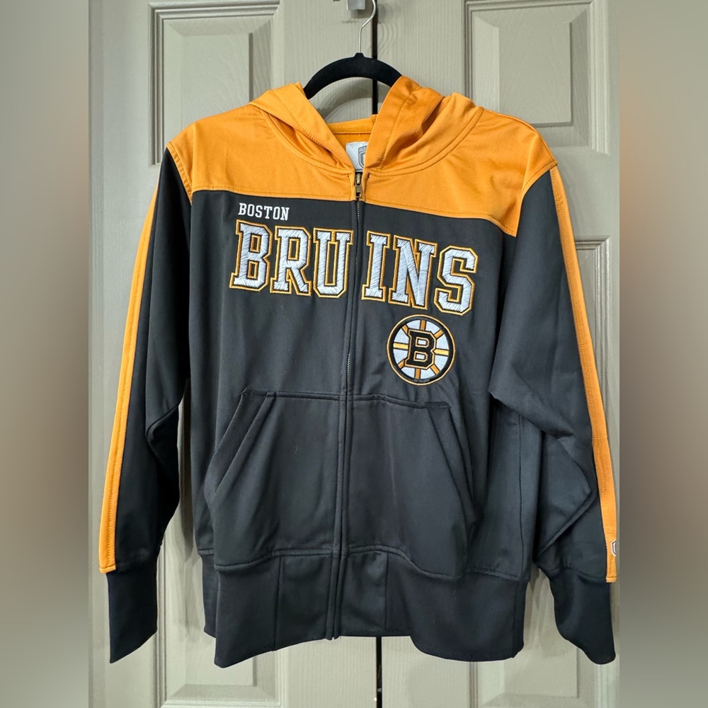 NWT NHL Boston Bruins youth zip hoodie